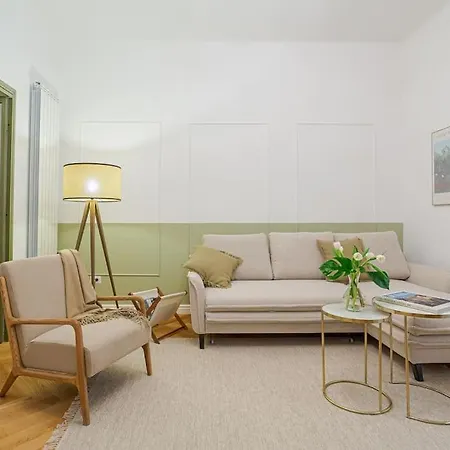 דירה Designer Signature 2 Bdr Cismigiu Park 80sqm בוקרשט