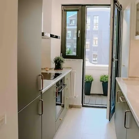 Designer Signature 2 Bdr Cismigiu Park 80sqm Appartamento *