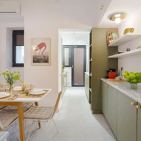 דירה Designer Signature 2 Bdr Cismigiu Park 80sqm בוקרשט