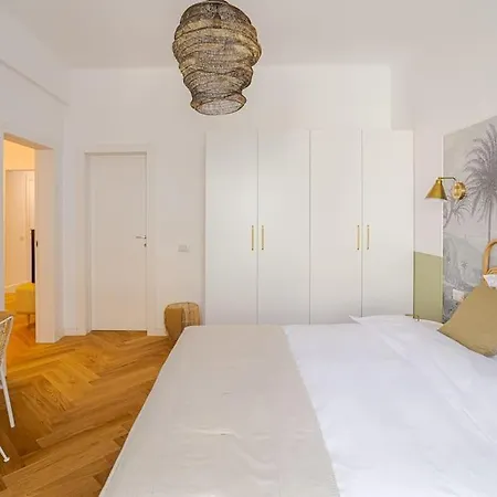 Apartment Designer Signature 2 Bdr Cismigiu Park 80sqm