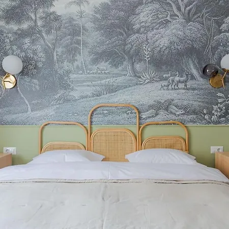 Designer Signature 2 Bdr Cismigiu Park 80sqm * Bucarest