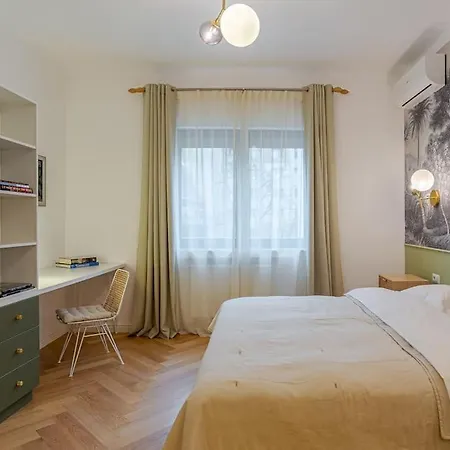 Designer Signature 2 Bdr Cismigiu Park 80sqm דירה