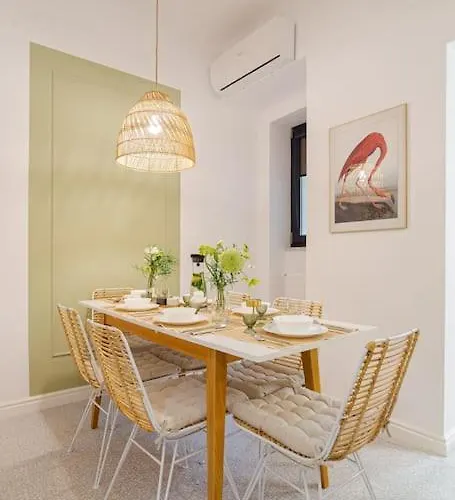 Designer Signature 2 Bdr Cismigiu Park 80sqm アパート ブカレスト