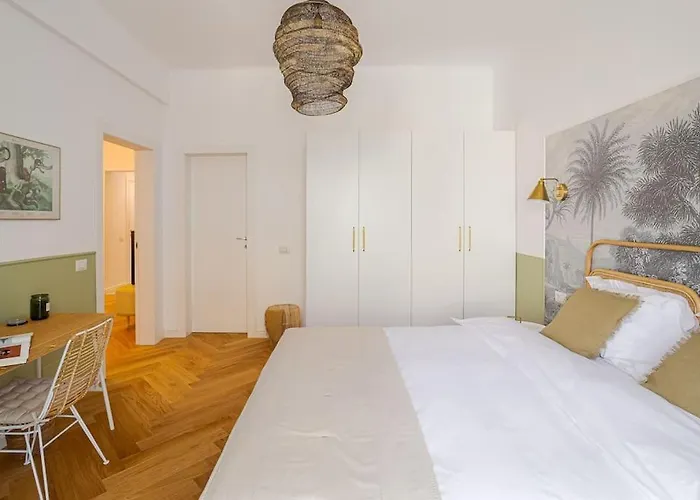 アパート Designer Signature 2 Bdr Cismigiu Park 80sqm