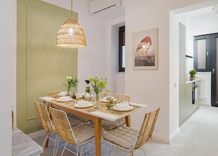 Designer Signature 2 Bdr Cismigiu Park 80sqm Bucarest